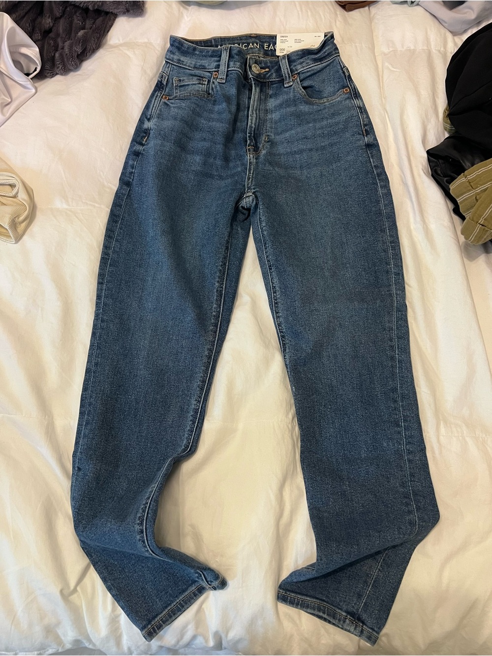 American Eagle Outfitters High-Rise Jeans in Dark Blue Wash